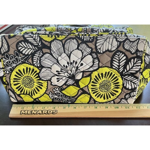 Vera Bradley large zipper tote w/ toggle pocket in Citron pattern Diaper‎ Bag - Picture 15 of 16